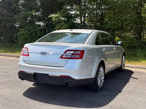 Used 2014 Ford Taurus Limited w/ Equipment Group 301A AWD/4WD image 9