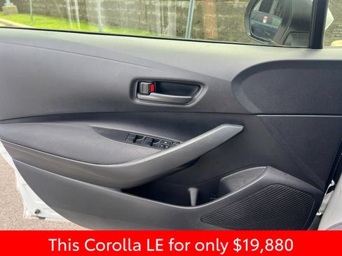 Used 2022 Toyota Corolla LE FWD image 14