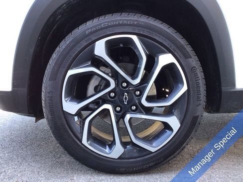 Used 2024 Chevrolet Trax RS w/ Driver Confidence Package FWD image 19