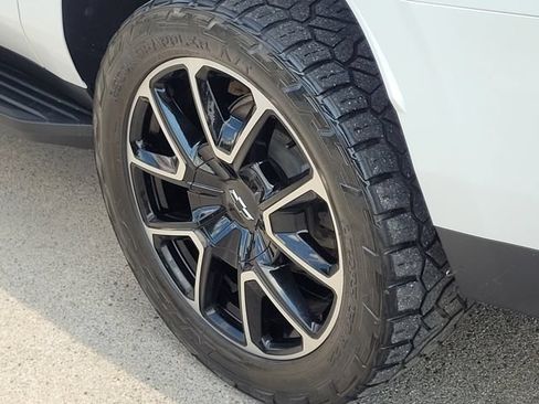 Used 2022 Chevrolet Suburban RST w/ Sport Performance Package AWD/4WD image 7
