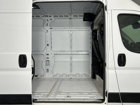 Used 2026 RAM ProMaster 3500 w/ Convenience Group FWD image 11