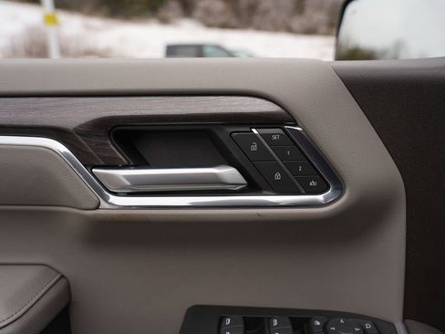 Used 2023 Chevrolet Silverado 1500 LTZ w/ LTZ Premium Package image 18