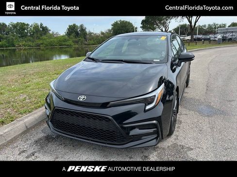 Certified 2025 Toyota Corolla SE FWD image 1