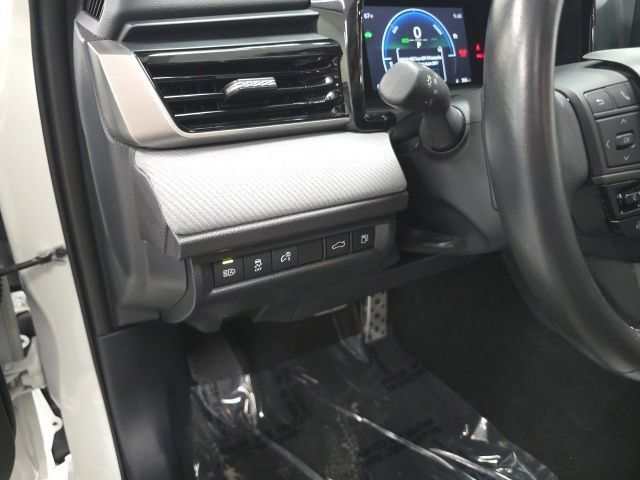 Used 2025 Toyota Camry SE AWD/4WD image 14