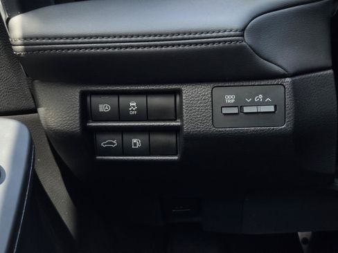 Used 2022 Toyota Avalon XSE FWD image 26