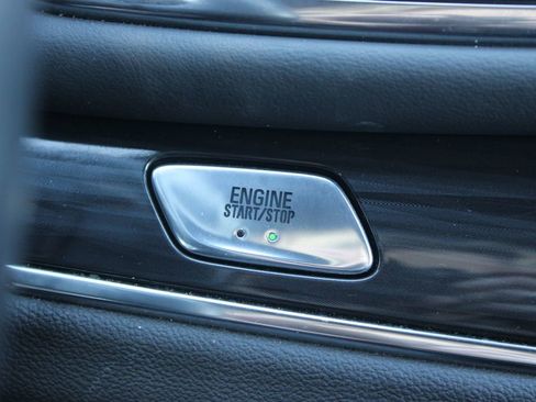 Used 2024 Buick Enclave Premium image 43