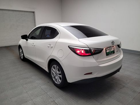 Used 2017 Toyota Yaris iA image 5