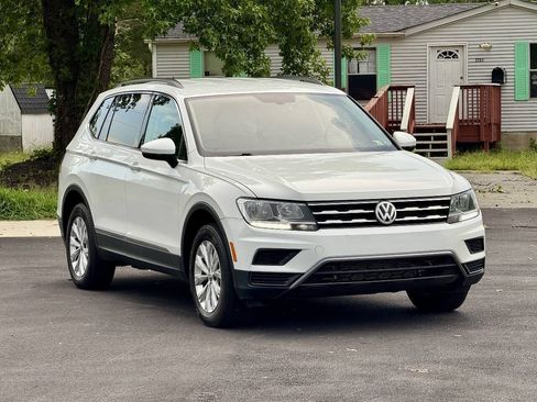 Used 2018 Volkswagen Tiguan SE AWD/4WD image 1