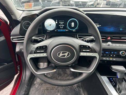 Used 2024 Hyundai Elantra SEL FWD image 20