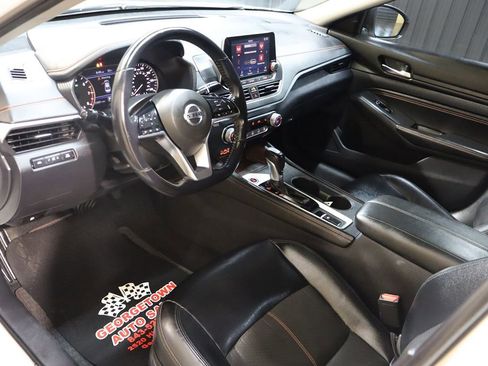 Used 2020 Nissan Altima 2.5 SR w/ Premium Package image 32