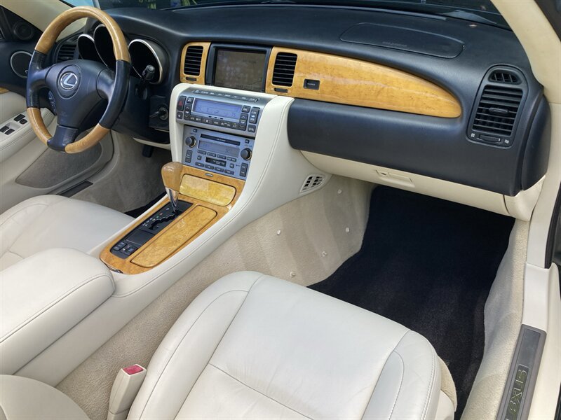 Used 2002 Lexus SC 430 Convertible RWD image 19