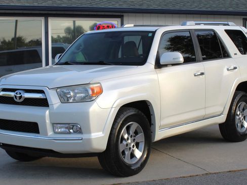 Used 2012 Toyota 4Runner SR5 w/ Convenience Pkg image 1