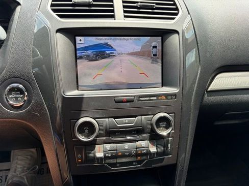 Used 2019 Ford Explorer XLT w/ Equipment Group 201A FWD image 23