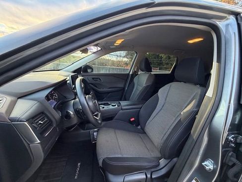 Used 2021 Nissan Rogue S image 17