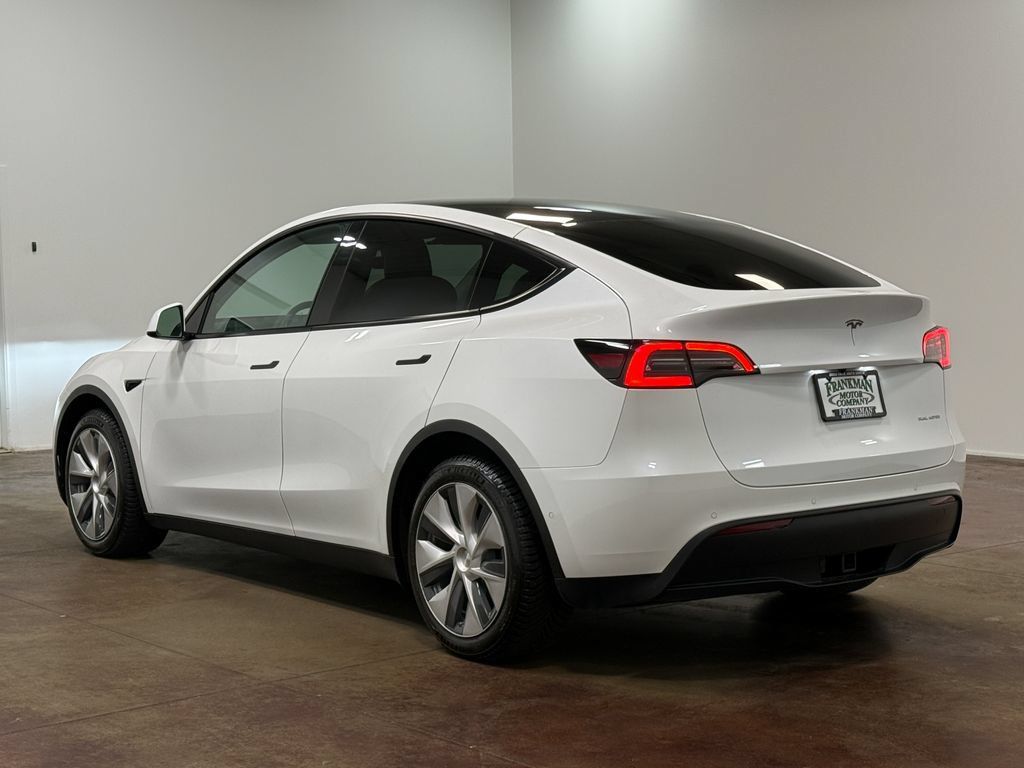 Used 2021 Tesla Model Y Long Range AWD/4WD image 5