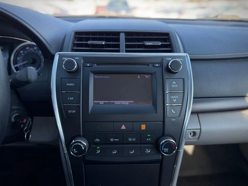 Used 2017 Toyota Camry LE image 15