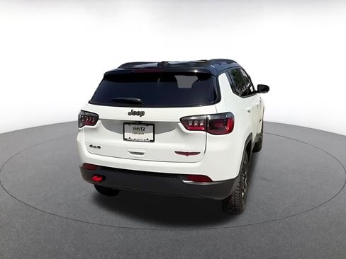 Used 2025 Jeep Compass Trailhawk image 14