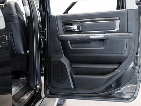 Used 2015 RAM 3500 Laramie Longhorn image 39