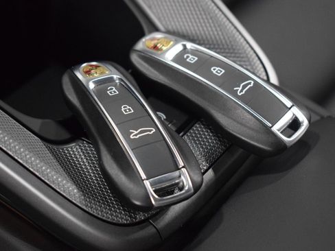 Used 2026 Porsche 911 Carrera RWD image 39