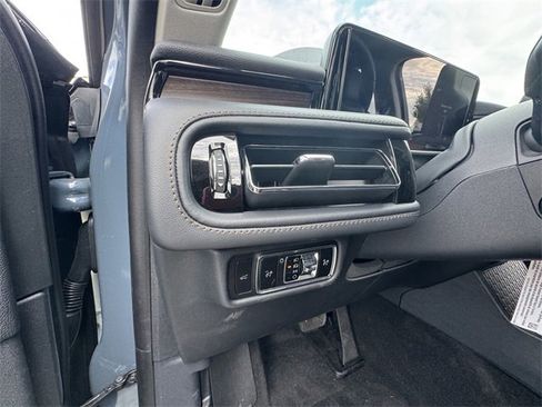 New 2025 Lincoln Aviator Reserve w/ Jet Appearance Package image 25