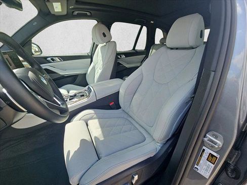 Used 2026 BMW X5 sDrive40i image 16