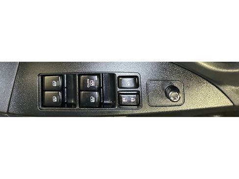 Used 2015 Subaru Forester 2.5i AWD/4WD image 33