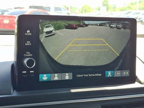 Certified 2025 Honda Pilot Touring image 14