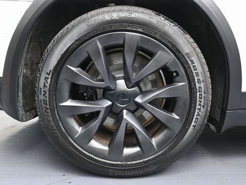 Used 2023 Tesla Model X image 12