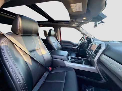 Used 2021 Ford F250 Lariat w/ Lariat Ultimate Package image 29