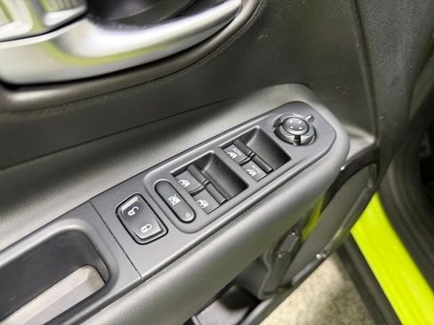 Used 2018 Jeep Renegade Altitude AWD/4WD image 20