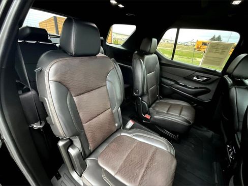 Used 2023 Chevrolet Traverse High Country image 27