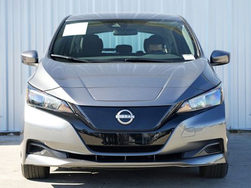 Used 2025 Nissan Leaf S image 6