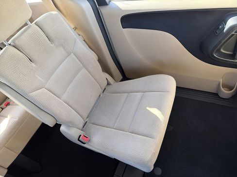 Used 2016 Dodge Grand Caravan SE w/ Quick Order Package 29E SE image 14