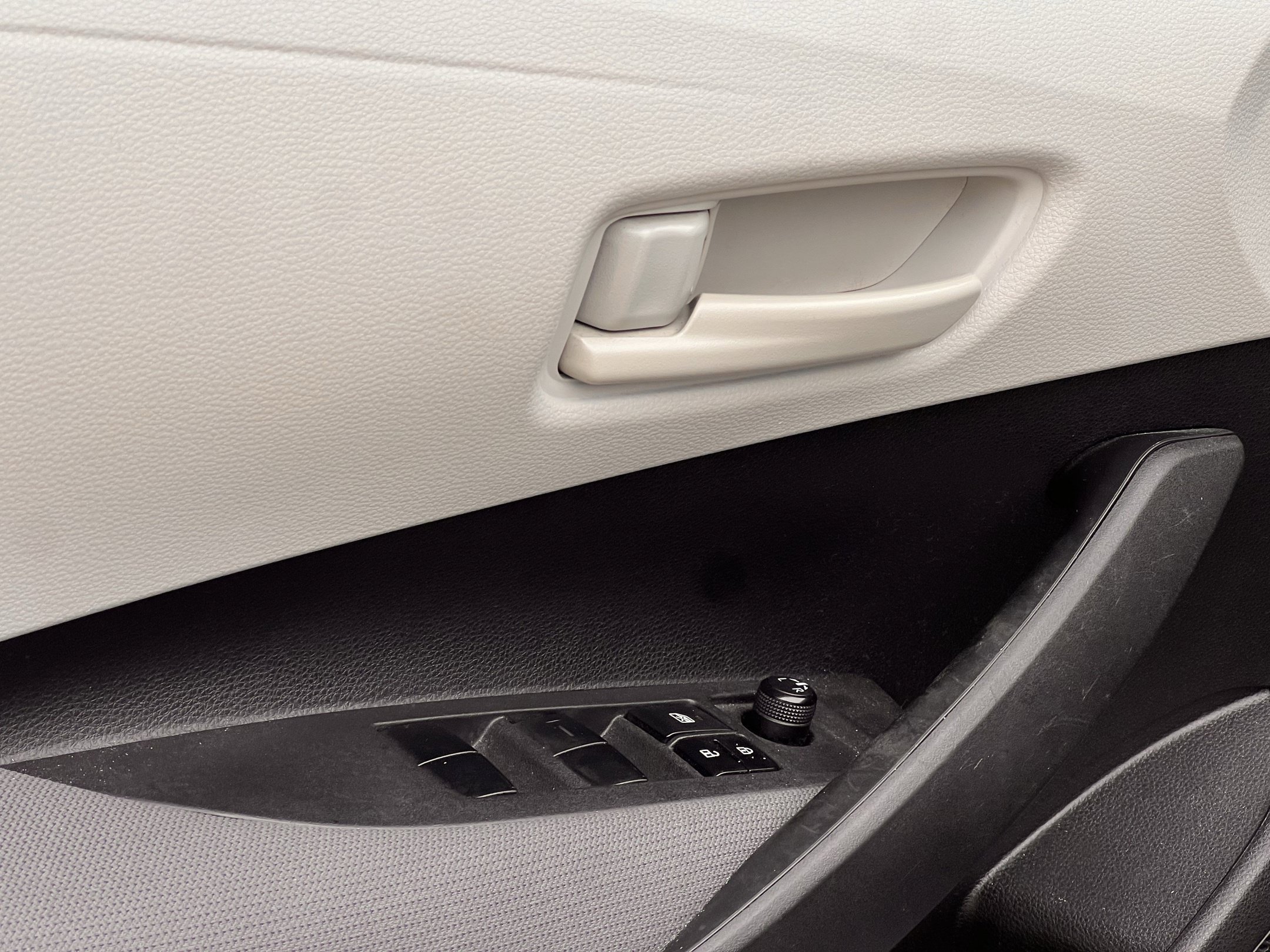 Used 2022 Toyota Corolla LE FWD image 21