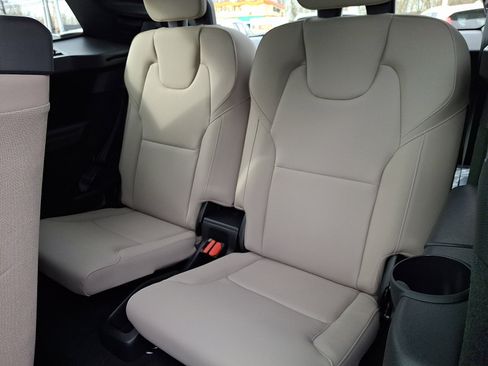 New 2026 Volvo XC90 B5 Core w/ Protection Package Premier image 6