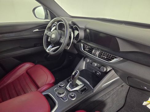 Used 2023 Alfa Romeo Stelvio Sprint RWD image 32