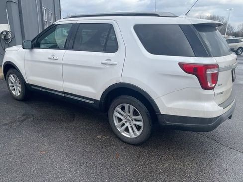 Used 2019 Ford Explorer XLT w/ Equipment Group 202A image 8