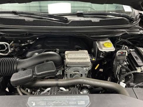 Used 2023 Jeep Wagoneer 4WD w/ HD Trailer Tow Package image 40