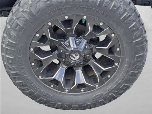 Used 2019 Toyota Tacoma TRD Sport AWD/4WD image 15