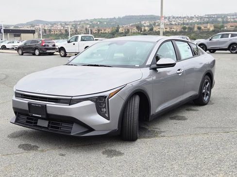 New 2026 Kia K4 LX image 12
