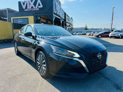 Used 2023 Nissan Altima 2.5 SV AWD/4WD image 3