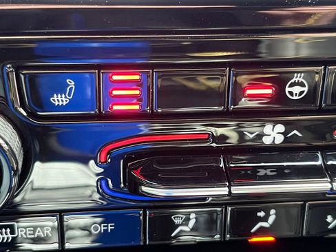 New 2025 Jeep Grand Cherokee Limited w/ Black Appearance Package image 3