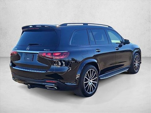 Used 2024 Mercedes-Benz GLS 580 4MATIC image 5