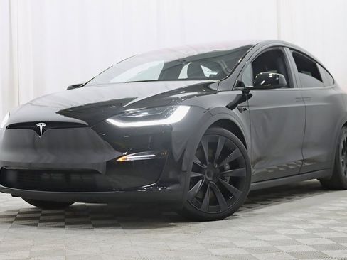 Used 2022 Tesla Model X Plaid image 6