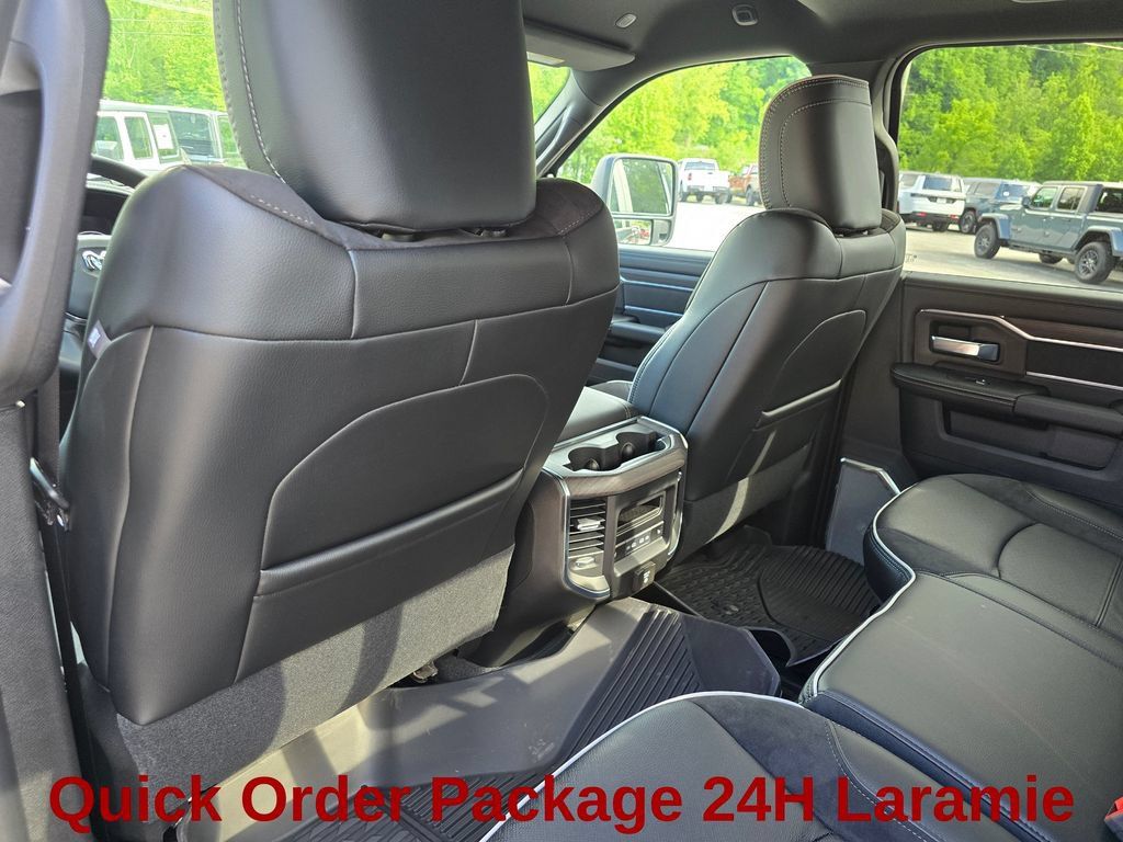 New 2026 RAM 3500 Laramie AWD/4WD image 22