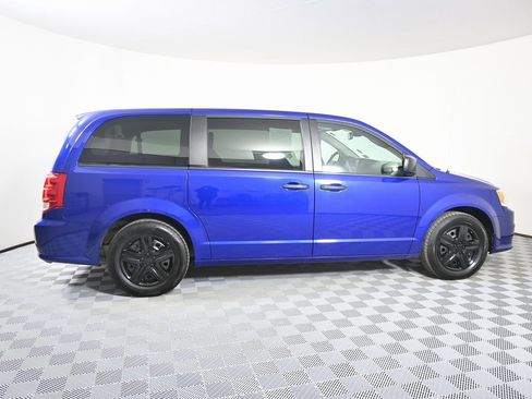 Used 2019 Dodge Grand Caravan SE w/ UConnect Hands-Free Group image 7