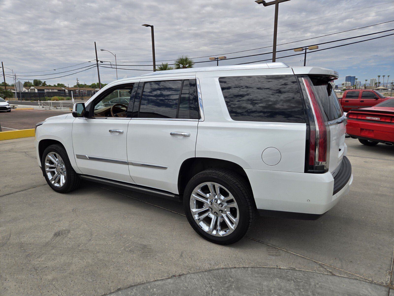 Used 2017 Cadillac Escalade Platinum AWD/4WD image 3