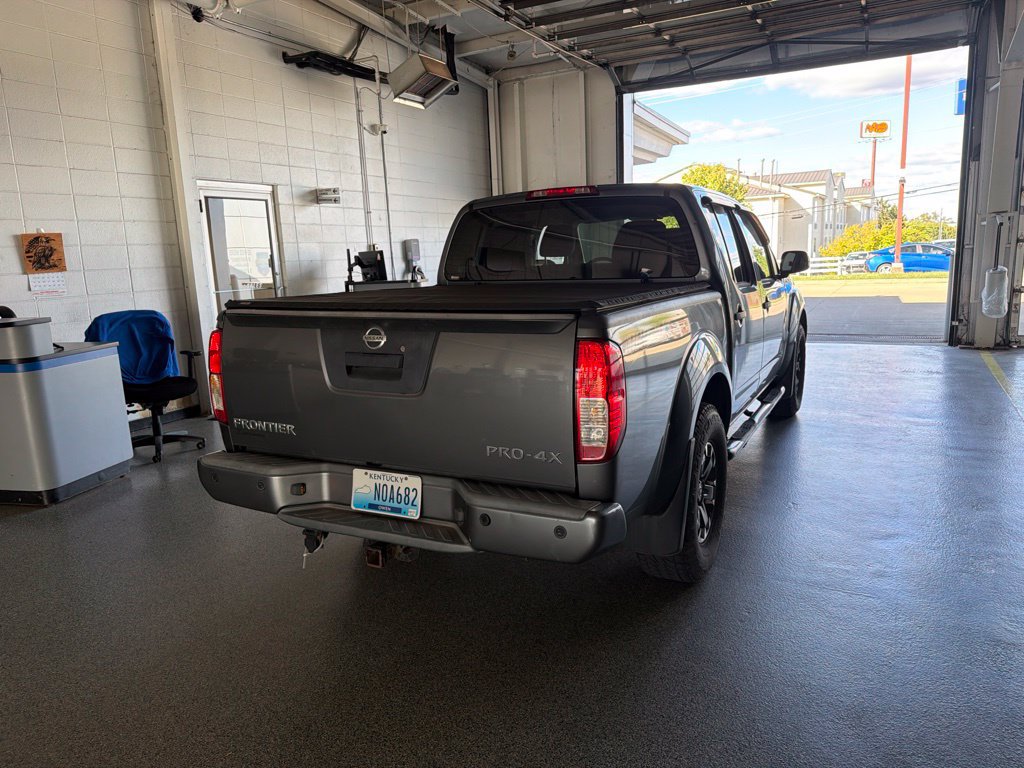 Used 2018 Nissan Frontier PRO-4X AWD/4WD image 3