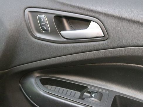 Used 2017 Ford Escape SE AWD/4WD image 9