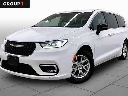 Used 2024 Chrysler Pacifica Touring-L FWD image 1